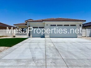 13555 Sea Gull Dr in Victorville, CA - Building Photo - Building Photo