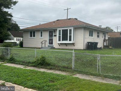 property at 2521 Newglen Ave