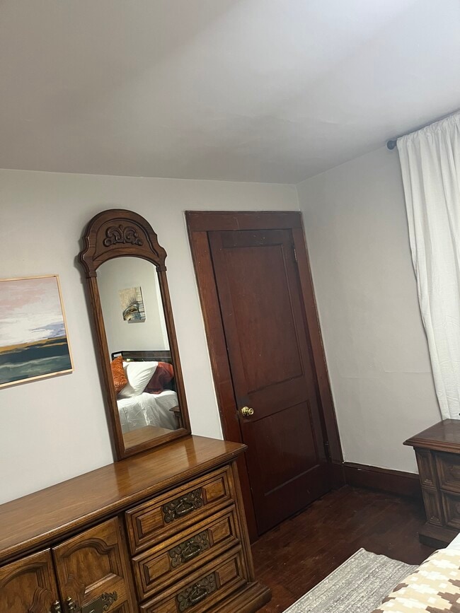 212 Smith St in Dunmore, PA - Building Photo - Building Photo