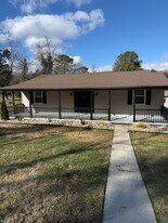 10029 Westland Dr in Knoxville, TN - Building Photo