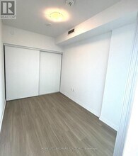 25-925 Holly St in Toronto, ON - Building Photo - Building Photo