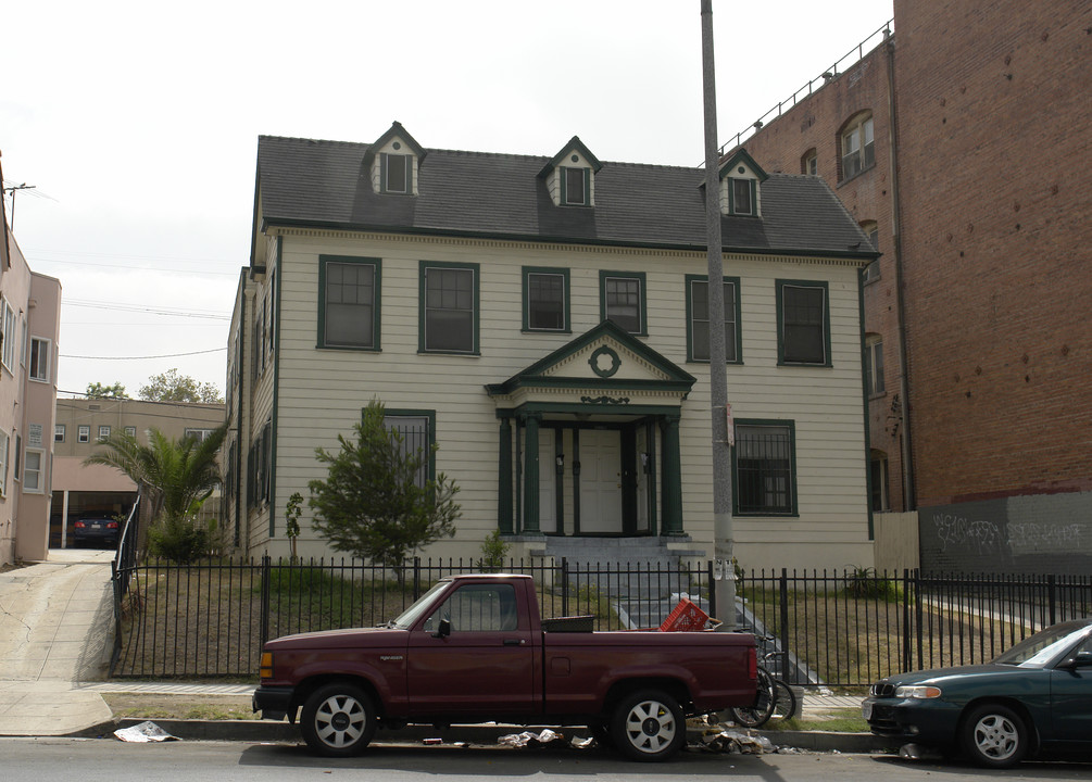 148 S Kenmore Ave in Los Angeles, CA - Foto de edificio