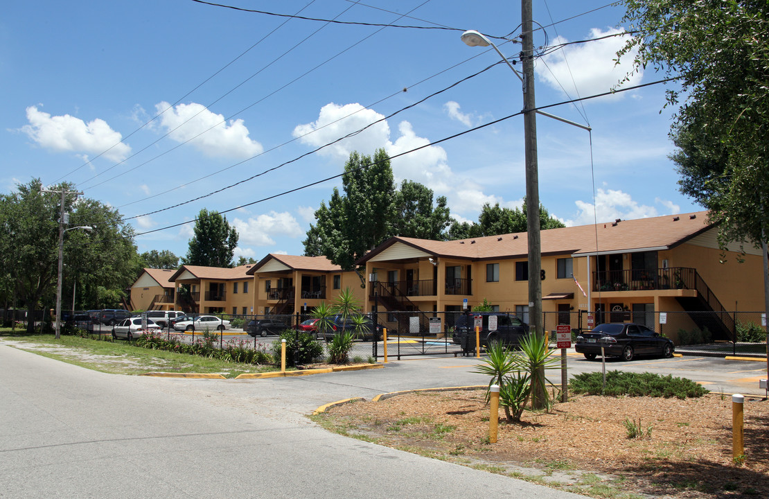 The Village At University Square in Tampa, FL - Foto de edificio