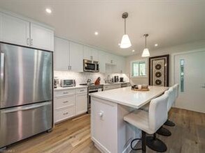 513 Broad Ave S-Unit -513 in Naples, FL - Building Photo - Building Photo