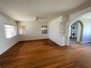 232 S Evergreen Dr in Ventura, CA - Building Photo - Building Photo