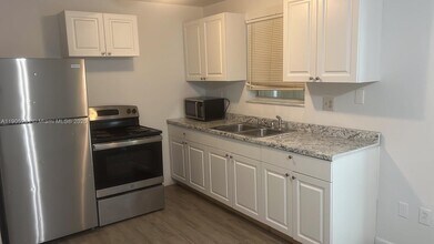 7230 NW 3rd St in Miami, FL - Building Photo - Building Photo