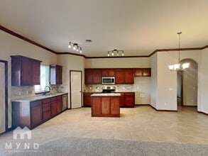 3412 Valley Hollow in Norman, OK - Building Photo - Building Photo