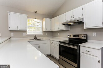 1275 Avery Dr in Jonesboro, GA - Building Photo - Building Photo