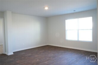 397 Coconut Dr in Bloomingdale, GA - Building Photo - Building Photo