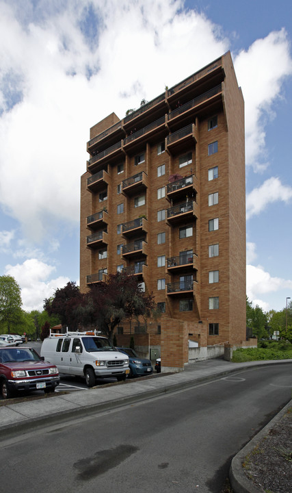 Robert Lindsey Tower in Salem, OR - Building Photo