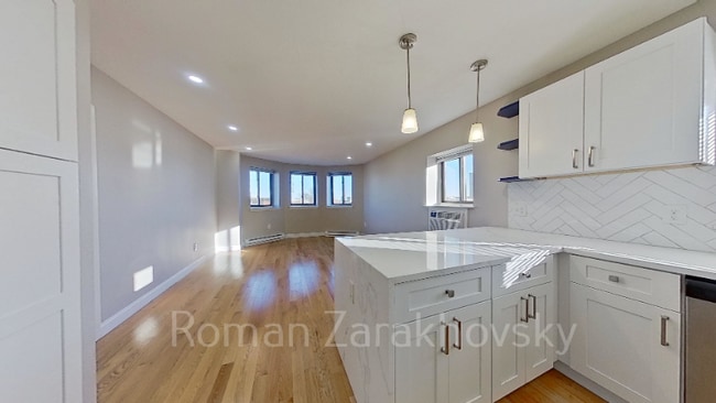 1198 Commonwealth Ave in Boston, MA - Foto de edificio - Building Photo