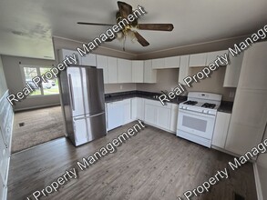 7711 Rhode Island Ct in Hammond, IN - Building Photo - Building Photo