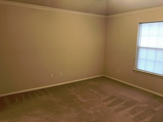 property at 304 Chapel Trail Cir