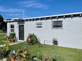 10480 SW 181st Terrace in Miami, FL - Building Photo