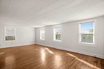 825 E Wilson St in Batavia, IL - Building Photo - Building Photo