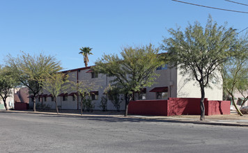 Fry Apartments in Tucson, AZ - Building Photo - Building Photo