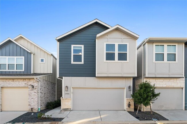 property at 1906 La Magnolia Dr
