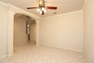 10511 N Shadowdale Dr in Houston, TX - Building Photo - Building Photo