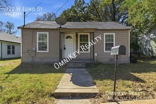 920 W Ford St in Denison, TX - Building Photo