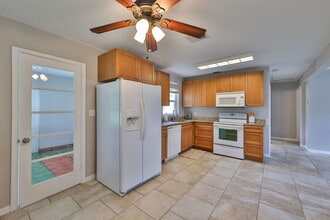 619 40th Ave N in St. Petersburg, FL - Building Photo - Building Photo