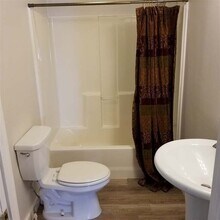 3 Howard St, Unit A in Pembroke, NH - Foto de edificio - Building Photo