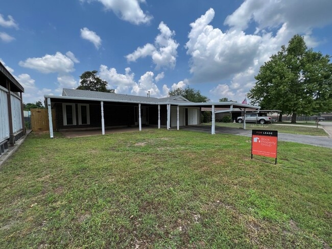 property at 417 Woodland Dr