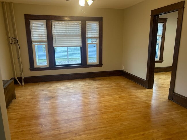 1094 13th Ave SE in Minneapolis, MN - Building Photo - Building Photo