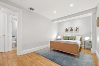 244 Beacon St, Unit 1 in Boston, MA - Building Photo - Building Photo