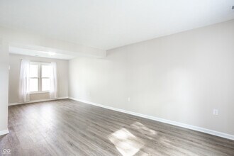 6130 Bethesda Way in Indianapolis, IN - Building Photo - Building Photo