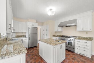 10 Sumac Cir in Holden, MA - Building Photo - Building Photo