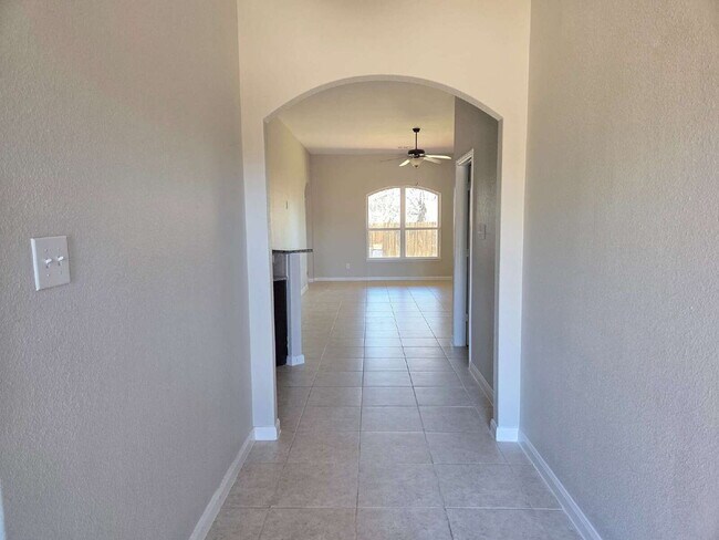 908 Oak Valley in Denton, TX - Building Photo - Building Photo