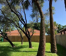 5758 NW 97th Pl in Doral, FL - Building Photo - Building Photo