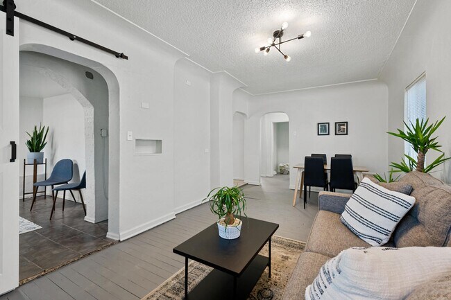 property at 3120 W Custer Pl