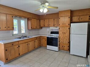 37 Gordon St in East Haven, CT - Building Photo - Building Photo