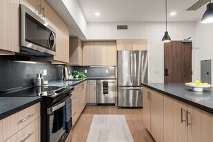 Silhouette Apartments in Los Angeles, CA - Building Photo