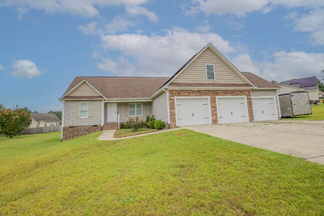 74 Jaylin Oaks Dr in Spring Lake, NC - Building Photo - Building Photo