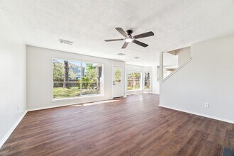 18603 Timber Twist Dr in Humble, TX - Foto de edificio - Building Photo