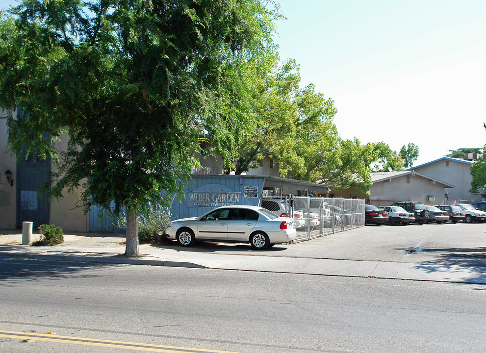 Villa Pines Apartments in Fresno, CA - Foto de edificio