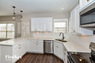 372 Lowline Dr in Clarksville, TN - Building Photo - Building Photo