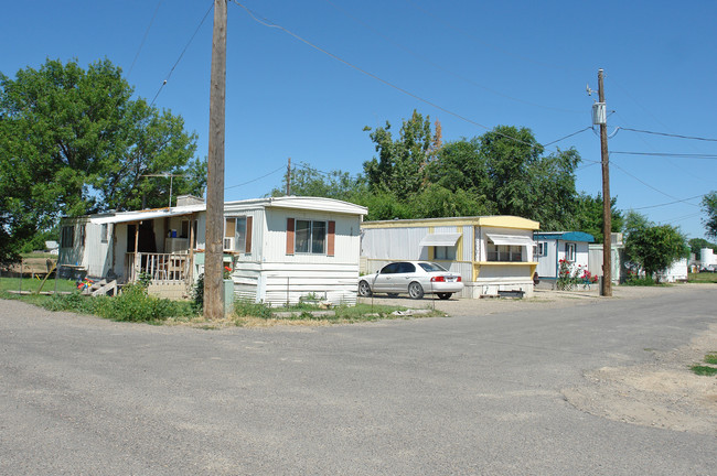 143 S 5th St in Wilder, ID - Building Photo - Building Photo