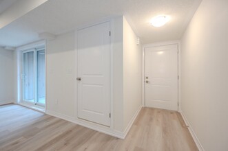 40 Reverie Way in Kitchener, ON - Building Photo - Building Photo