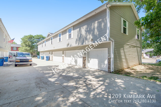 1209 Kimbark Ave in Kalamazoo, MI - Building Photo - Building Photo