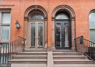 2129 Walnut St in Philadelphia, PA - Building Photo - Building Photo
