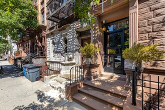 217 W 115th St in New York, NY - Building Photo - Building Photo