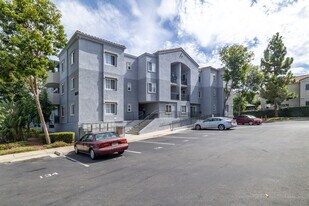 Grandon Village in San Marcos, CA - Building Photo