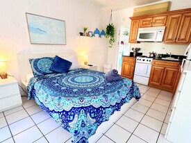 322 Oregon St, Unit SI FL2-ID1034663P in Hollywood, FL - Building Photo