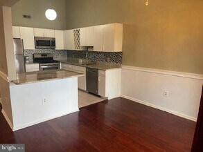 812 Eagles Chase Dr in Trenton, NJ - Foto de edificio - Building Photo