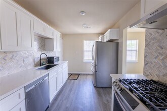 4942 Bataan Rd in Houston, TX - Building Photo - Building Photo