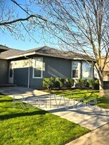 3015 Merriman Rd in Medford, OR - Building Photo