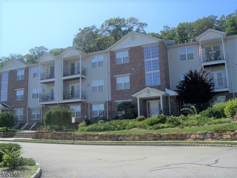 53 Mountain View Ct in Riverdale, NJ - Building Photo